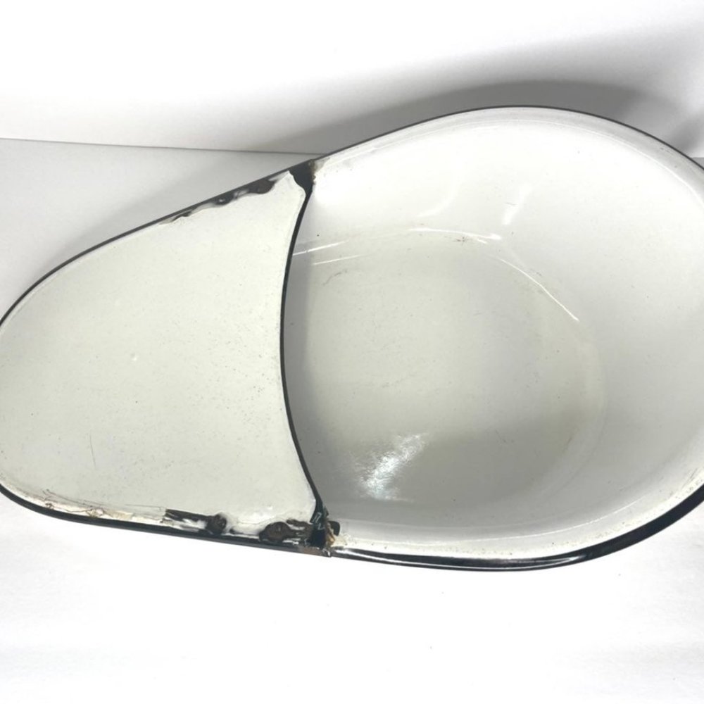 Vintage Painted Enamel Basin Bedpan Great for flowers in yard